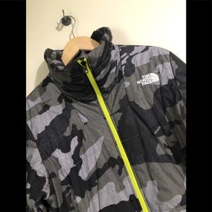North face lightweight puffer coat